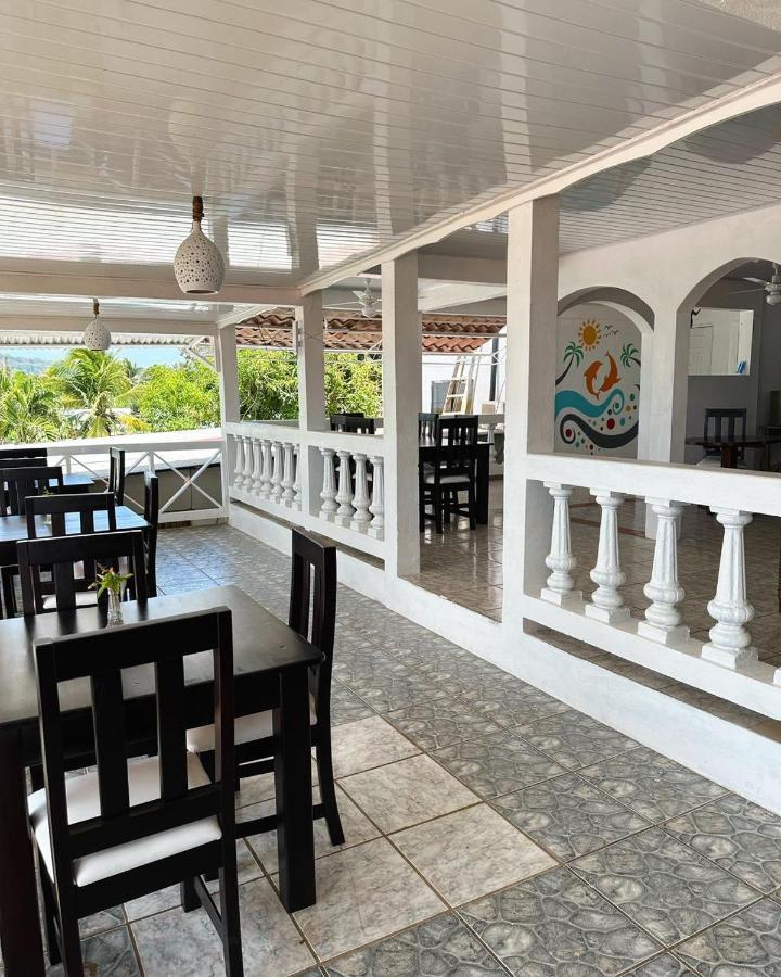 Los Delfines Hotel & Dive Center Pulau Little Corn Bagian luar foto